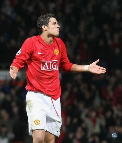 半场战报：莱切2-0都灵，班达建功，拉萨纳-库利巴利破门（半场：莱切2-0领先都灵，班达、拉萨纳-库利巴利相继破门）