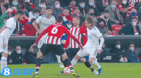 中超：山东泰山主场2-0完胜青岛队（中超：山东泰山主场2-0击退青岛队）