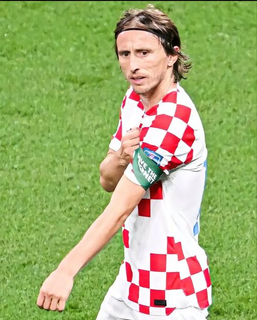 前教练：莱奥小时候的天赋只有C罗能与之相比（前教练：少年莱奥的天赋仅C罗能匹敌）