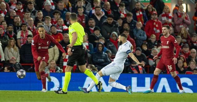 世界杯官方发布直通队伍集结海报：42个国家，同一个梦想（世界杯官宣直通球队集结海报：42国齐聚，共赴同一梦想）