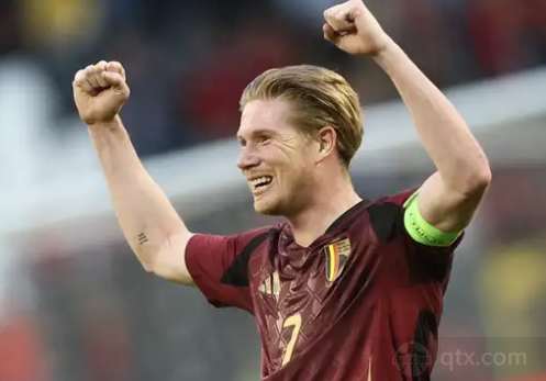 麦卡利斯特：庆祝动作是献给家人的；希望梅西能一直在国家队（麦卡利斯特：庆祝动作献给家人，盼梅西继续为国家队效力）