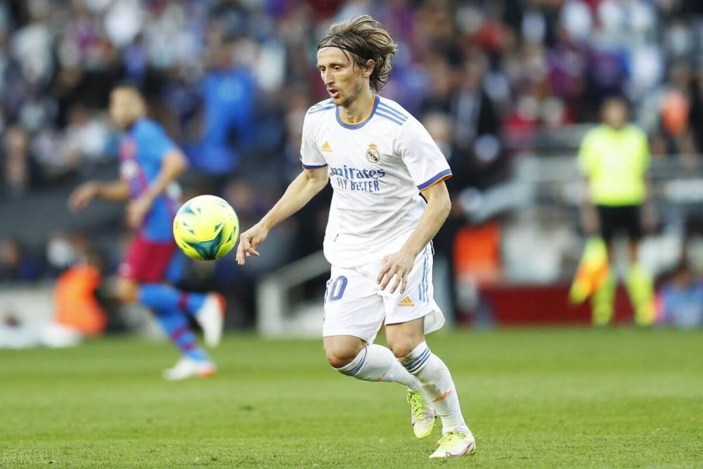 皇马3000万追希腊天才！18岁新星或成中场新核心（皇马拟斥资3000万引进希腊天才，18岁新星有望成中场核心）