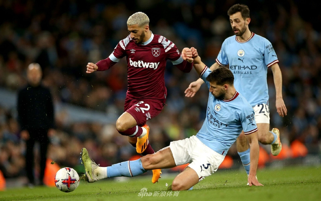 欧冠战报：麦肯尼、戴维联袂破门，尤文2-0轻取帕福斯（欧冠快讯：麦肯尼、戴维先后建功，尤文2-0完胜帕福斯）